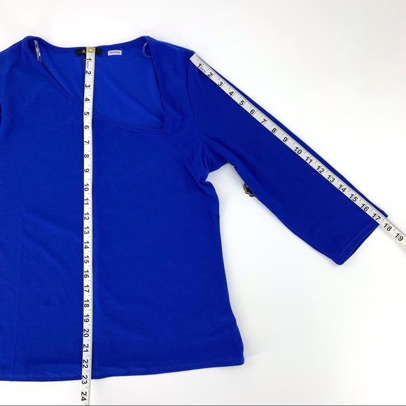 AUW NWT Blue Asymmetrical Neck 3/4 sleeve Top, Medium - Picture 15 of 16